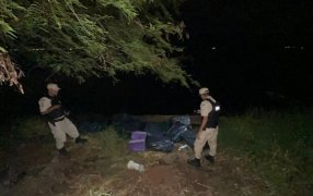 Misiones: Prefectura Naval Argentina secuestró un cargamento de más de 800 cartones de cigarrillos ilegales