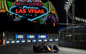 Fórmula 1: Verstappen arriesgó, y ganó en Las Vegas, Leclerc lo escoltó, tercero fue Pérez que logró el subcampeonato de 2023