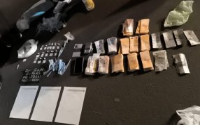 Interceptaron un "pasa mano" de cocaína en la ciudad de Posadas: Arrestaron a un dealer con seis millones de pesos en droga