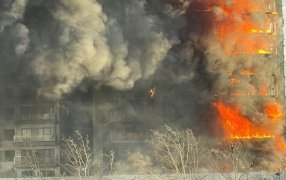 España: Feroz incendio en un edificio de Valencia, confirman 4 muertos y los vecinos aseguran que quedan personas atrapadas