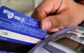 Tarjetas de crédito: Las operaciones en pesos crecieron por debajo de la inflación en Julio
