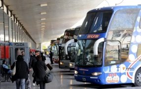 Inseguridad: Abrebodegas saquean micros a la salida de la Terminal de Retiro