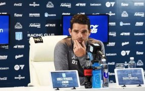 Bronca en el Cilindro: Gago renuncia como DT de Racing Club tras la derrota en el clásico