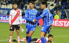 Liga Profesional de Fútbol: Godoy Cruz se lo dio vuelta a River Plate en una ráfaga y le ganó 2 a 1 en Mendoza
