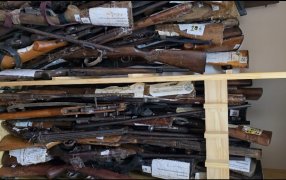 La Policía de la provincia de Misiones realiza la destrucción masiva de más de 400 armas procedentes del delito