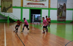 La Categoría B de la Liga Apostoleña de Futsal arrancó con gran éxito y acompañamiento del público