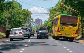 La ciudad de Posadas moderniza su sistema de tránsito, con el monitoreo de un control semafórico a través de 4G y GPS