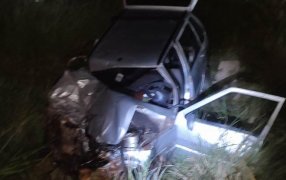 Dos personas fallecieron tras protagonizar un siniestro sobre la Ruta Nacional N° 12 en la localidad misionera de Puerto Leoni