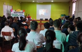 Charlas sobre prevención de adicciones para alumnos en la localidad misionera de Gobernador Roca