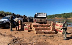 Misiones: Prefectura Naval secuestró un cargamento millonario de cigarrillos, el valor de lo incautado supera los siete millones de pesos