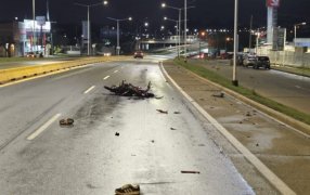 Falleció un joven tras un siniestro vial en la ciudad de Posadas: La víctima viajaba como acompañante en una motocicleta