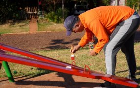 Seguros y agradables para disfrutar: Municipalidad de la ciudad misionera de Apóstoles impulsa Plan de Embellecimiento de Espacios Públicos