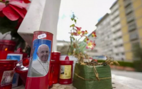 Santo Padre: El complejo cuadro clínico del Papa Francisco requiere una hospitalización más prolongada