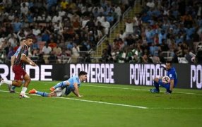 Julián Álvarez marcó un doblete para el Manchester City sobre Fluminense, que incluyó un gol de pecho a lo Messi, y dio una asistencia para ser campeón del Mundial de Clubes