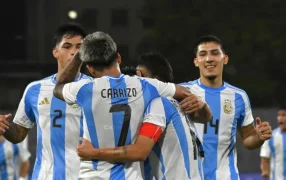 Con dobletes de Echeverri y Carrizo, la Selección Argentina Sub 20 derrotó a Uruguay en un partidazo y se afianza en el Sudamericano 2025