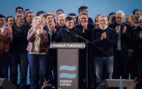 Axel Kicillof capitalizó la victoria bonaerense, se mostró como el líder del peronismo y dio un mensaje nacional