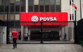 Estados Unidos reactiva sanciones al sector de petróleo y gas de Venezuela en reacción a la inhabilitación de la candidatura de María Corina Machado