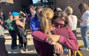 Estados Unidos: Dos niños murieron en un tiroteo en la Escuela Católica Annunciation en la ciudad de Minneapolis, tenían ocho y diez años y al menos 17 personas resultaron heridas
