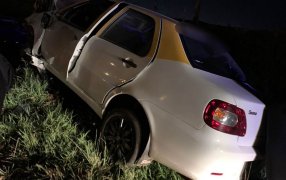 Posadas: Taxista falleció tras despistar y chocar contra un árbol