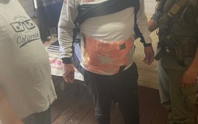 Cuatro personas llevaban veinte kilos de éxtasis adosados al cuerpo, la cantidad del alucinógeno descubierto posee una cotización multimillonaria dentro del negocio de las drogas de diseño