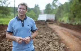 Macías recorrió las obras de asfaltado en la localidad de Panambí: “Mejorará la circulación en los barrios”