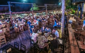 Misiones: Este fin de semana, turistas disfrutan de las noches posadeñas, bares y restaurantes con un intenso movimiento, también se replica en distintos Municipios como; Puerto Iguazú, Oberá, San Ignacio y El Soberbio