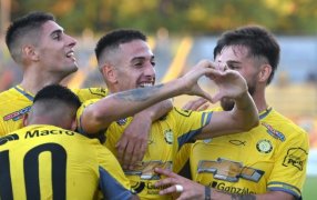 Torneo Federal A: En Santa Inés, Crucero del Norte venció en el final a Atlético de Rafaela y volvió a sonreír