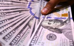 El dólar blue pasó los 500 pesos, llegó a los 503 pesos y sigue la pérdida de reservas: El Gobierno ya vendió más de la mitad de los yuanes que le habilitó China