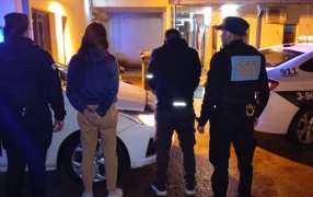 Cayeron dos mecheros reincidentes tras robar en un local de ropas en pleno centro de la ciudad de Posadas, fueron seguidos por las cámaras del 911 y detenidos en minutos