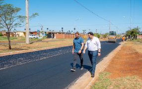 Posadas: Pavimentan calles en zona del Hipódromo en el Barrio de Itaembé Guazú
