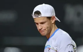 Tenis: Peque Schwartzman, afuera de Wimbledon, cayó ante el británico Jay Clarke, fue  en la qualy