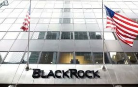 El Presidente, Javier Milei, en una reunión virtual con el CEO del Fondo BlackRock, Larry Fink, quien manifestó su intención de invertir en infraestructura y confirmó que visitará la Argentina en Mayo