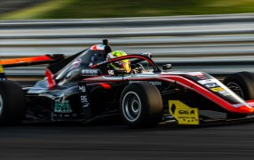 El español pone ya el foco en el Mundial de Fórmula 3: Mari Boya, cuarto en la Fórmula Regional de Oriente Medio