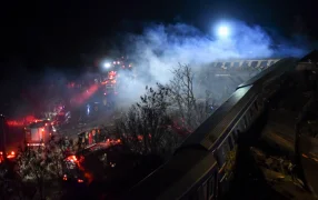 Accidente de trenes en Grecia deja al menos 36 muertos y decenas de heridos
