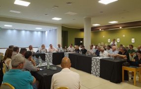 Córdoba quiere que se trate a la lechería como una economía regional