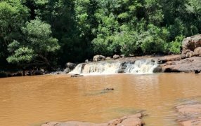 Buscan a un adolescente de 15 años que habría desaparecido en el Arroyo Tabay, en la localidad misionera de Jardín América