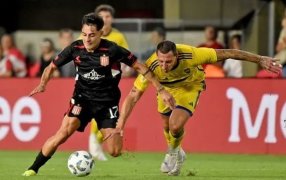 Estudiantes de la Plata venció por 1 a 0 a Boca Junior en el marco del partido suspendido por la undécima fecha de la Copa Liga Profesional de Fútbol y le complica la clasificación