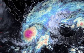 Lidia toca tierra en Jalisco, México, como huracán categoría 4, "extremadamente peligroso"