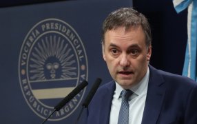 Lo anunció el vocero Manuel Adorni: El Gobierno de Milei resolvió que las prepagas retrotraigan el valor de las cuota a Diciembre y lo ajusten por inflación