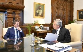 Alberto Fernández retomará la agenda doméstica con la definición de un bono para empleados públicos y privados