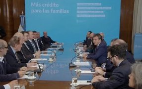 Para sostener el consumo: Massa anunció que los nuevos límites de las tarjetas de crédito aumentarán 30% la capacidad de compra