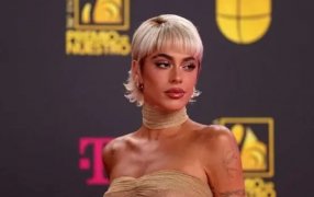 Tras borrar todas sus fotos, Tini Stoessel reapareció en redes sociales con un particular mensaje