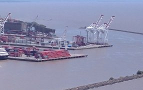 Luz roja para los exportadores: Advierten por posibles despidos, quiebras y cierres de empresas