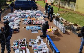 Desmantelan una millonaria operación de contrabando en la ciudad misionera de Puerto Iguazú: Un detenido y cuarenta millones de pesos en secuestros