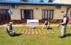 Prefectura Naval Argentina incautó marihuana en Misiones: La droga, valuada en más de 68 millones de pesos, fue hallada en el kilómetro 1635 del Río Paraná
