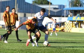 Federal A de Fútbol: Bartolomé Mitre de Posadas venció a Sarmiento de Resistencia 1 a 0 en su debut como local