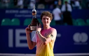 Tenis: El brasileño de 18 años Joao Fonseca, hizo historia y se consagró campeón del IEB+ Argentina Open