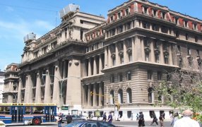 “Gravísimo ataque a las instituciones”: Duro comunicado del principal foro de empresarios por la presión sobre la Corte