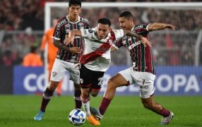 Copa Libertadores: River Plate le ganó 2 a 0 a Fluminense de Brasil y depende de sí mismo para clasificar a octavos
