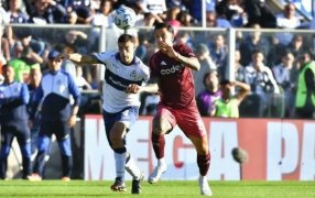 Torneo Apertura: River Plate goleó a Gimnasia y Esgrima La Plata en el Bosque en la previa al Superclásico, el equipo de Gallardo se impuso 3 a 0 al "Lobo" y logró la clasificación a octavos de final